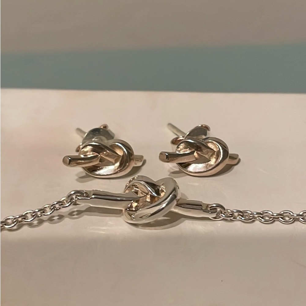 Silver necklace and earring set